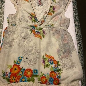 Johnny was extra large 100% silk blouse